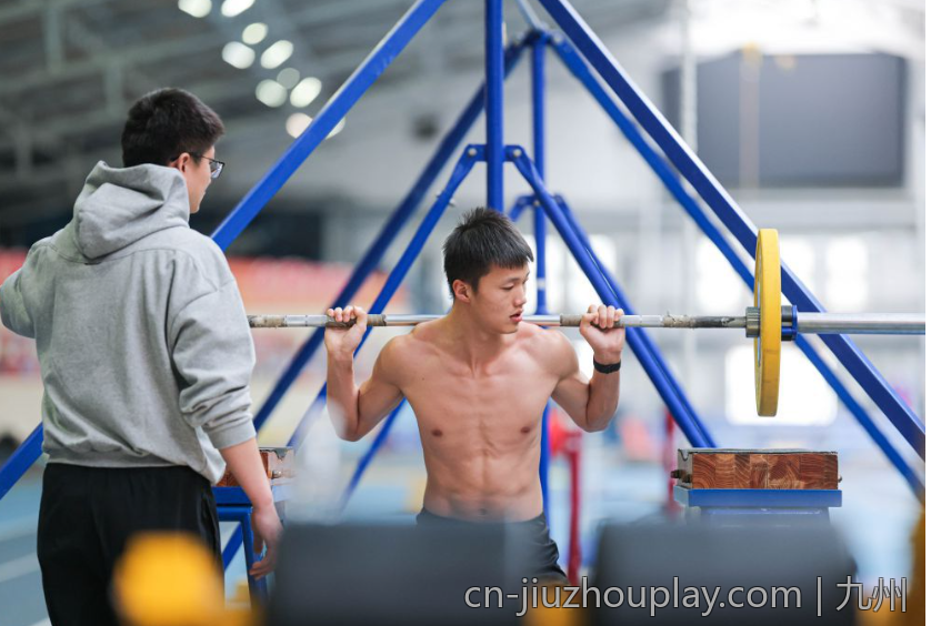 与朋友一起享受九州官方娱乐网的乐趣
